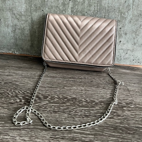 Purse - Picture 1 of 3